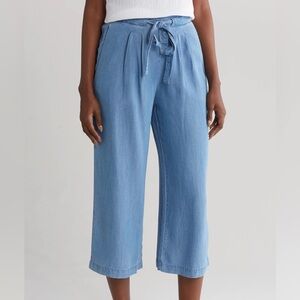 Stylish Light Blue Chambray Wide-Leg Crop Pants